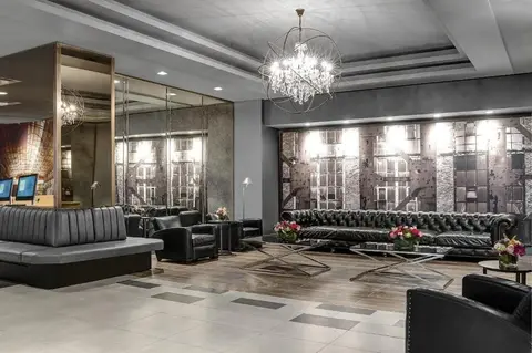 The Manhattan at Times Square, Reception