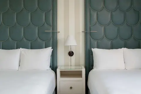 The Beverly Hilton, Room