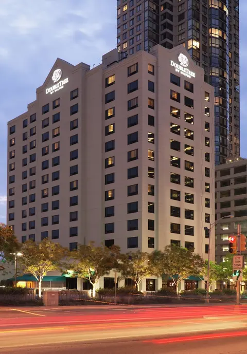 DoubleTree by Hilton Hotel & Suites Jersey City, Exterior