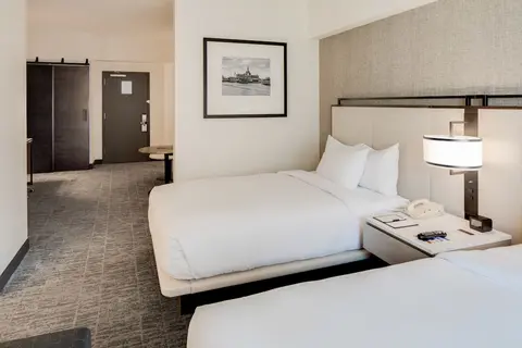 DoubleTree by Hilton Hotel & Suites Jersey City, Room