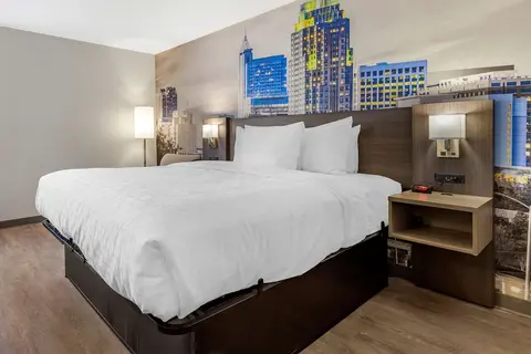 Clarion Pointe Raleigh Midtown, Room