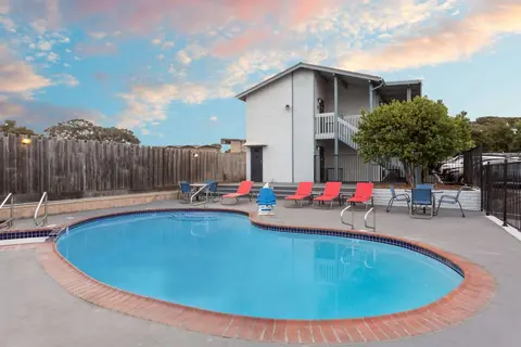 Ramada by Wyndham Monterey, Pool