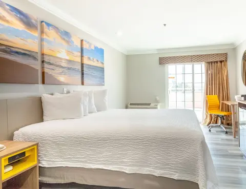 Days Inn by Wyndham Santa Monica, Room