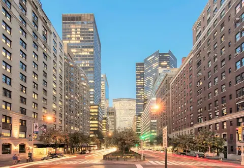 70 Park Avenue, Front of property