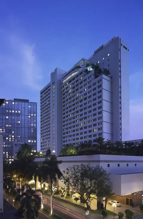 New World Makati Hotel, Exterior