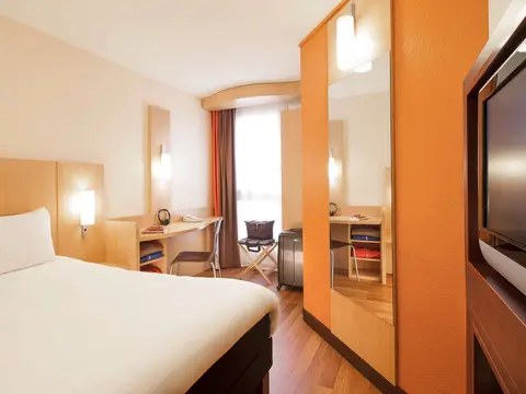 ibis Versailles Château, Room
