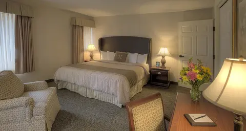 Best Western Plus The Normandy Inn & Suites, Room