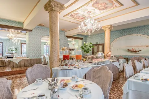 Hotel Giorgione, Lobby lounge