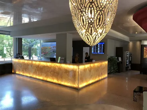 Antony Hotel, Lobby