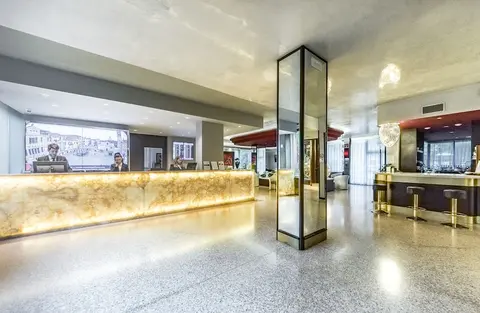 Antony Hotel, Lobby