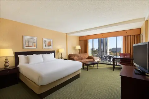 University Plaza Hotel and Convention Center Springfield, Room