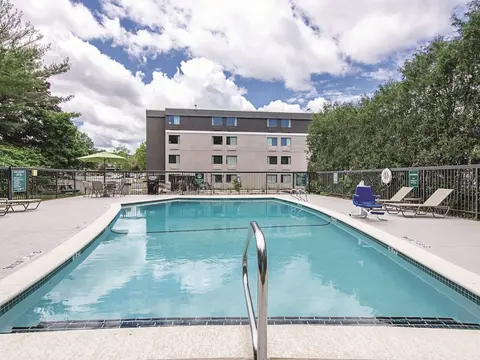 La Quinta Inn & Suites by Wyndham Portland, Pool