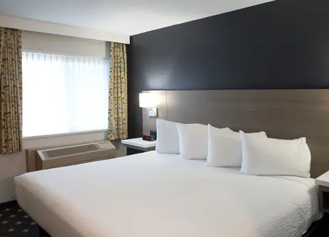 Days Inn by Wyndham Kelowna, Room