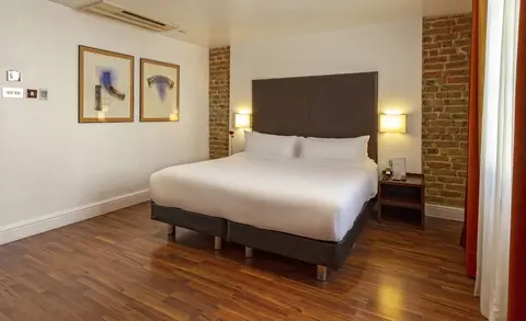 The Caesar Hotel, Room