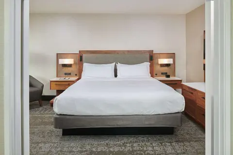 DoubleTree by Hilton Fullerton, Room