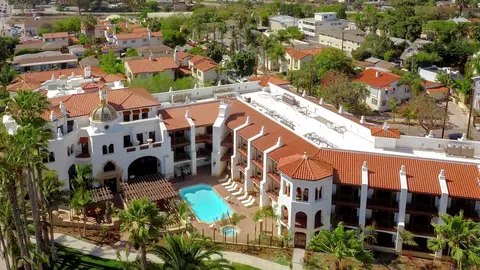 Santa Barbara Inn, Exterior detail