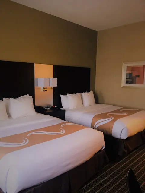 Quality Inn & Suites Downtown, Room