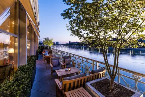 Grand Hotel Les Trois Rois, Terrace/patio