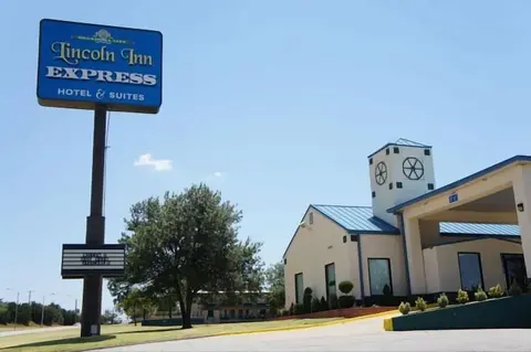 OK Hotel, Exterior