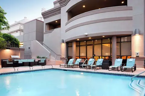 Sonesta ES Suites San Antonio Downtown Alamo Plaza, Outdoor pool