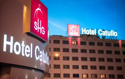 Hotel Catullo, Front of property