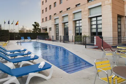 Holiday Inn Express Valencia Ciudad de las Ciencias by IHG, Pool