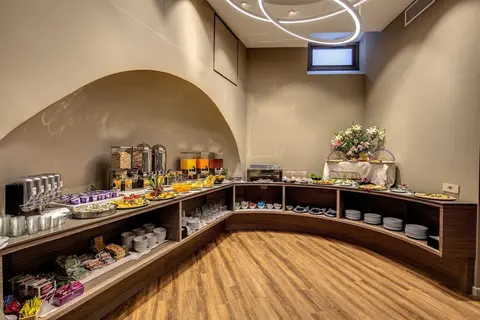 Al Manthia Hotel, Property amenity