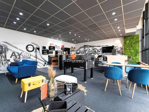 ibis Paris Pantin Eglise, Exterior