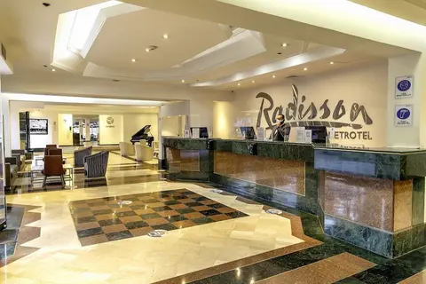 Radisson Bogota Metrotel, Reception