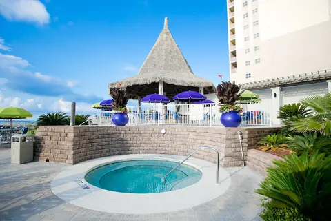 Holiday Inn Resort Pensacola Beach by IHG, Outdoor spa tub