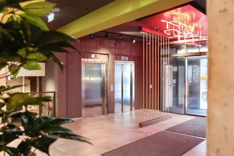 arte Hotel Wien Stadthalle, Interior entrance