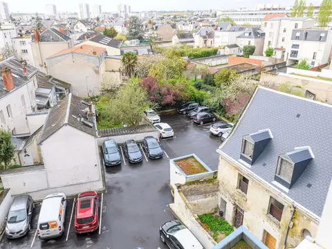 ibis Styles Tours Centre, Miscellaneous