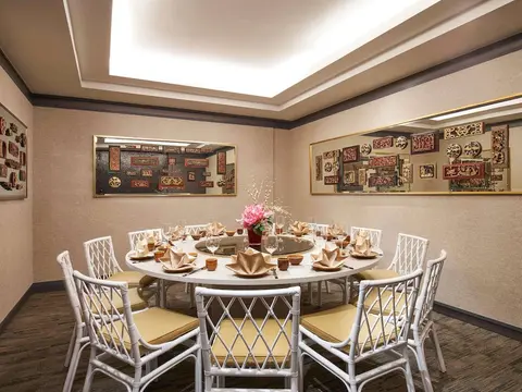 Grand Mercure Singapore Roxy, Restaurant