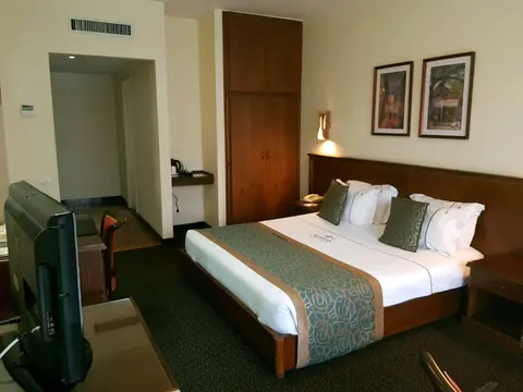 Madisson Hotel, Room