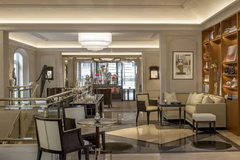 Four Seasons Hotel Prague, Lobby