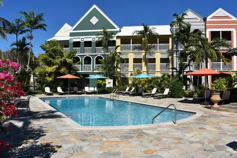 Pelican Bay Resort at Lucaya, Outdoor pool