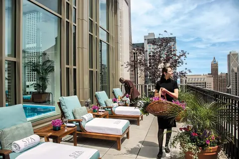 The Peninsula Chicago, Spa