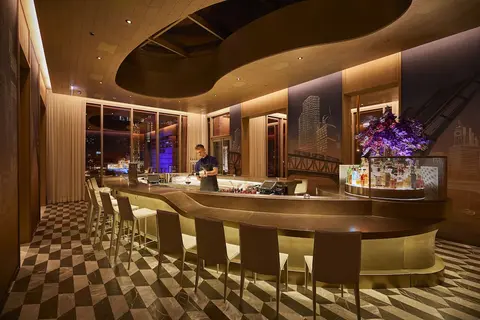 The Peninsula Chicago, Bar (on property)
