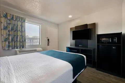Motel 6 Anaheim, CA - Fullerton East, Room