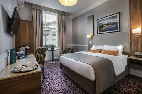 Cassidys Hotel, Room