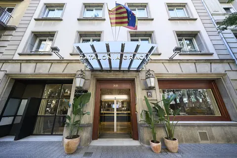 Catalonia Gracia, Exterior