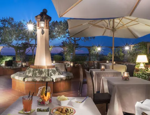 Hotel Diana Roof Garden, Restaurant