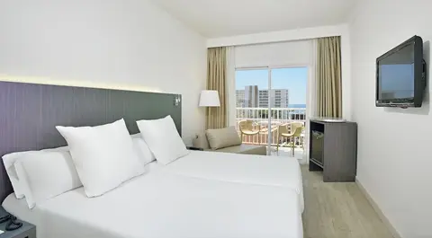 Sol Guadalupe, Room