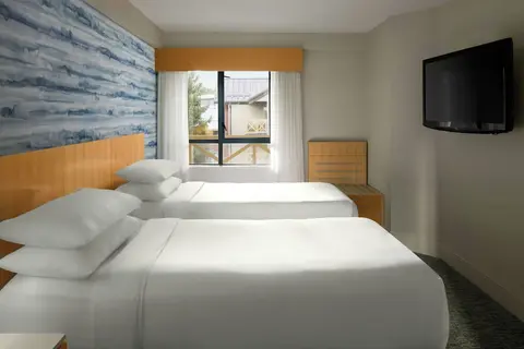 Delta Hotels by Marriott Whistler Village Suites, Room