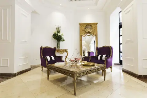 Unique Executive Central, Lobby sitting area