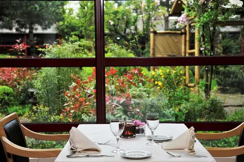 Golden Tulip De' Medici Hotel, Bar (on property)