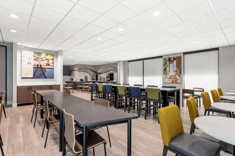 Best Western Plus Lower South End, Breakfast area