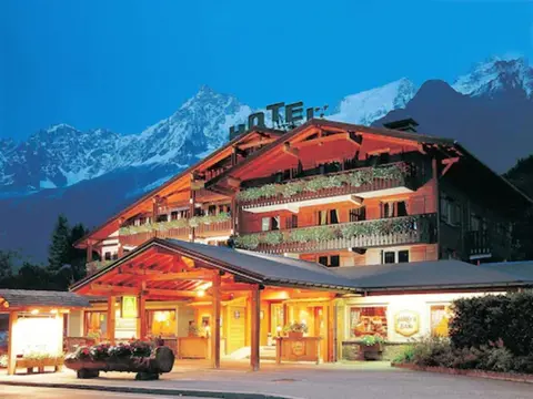 Chalet Hotel Du Bois, Front of property
