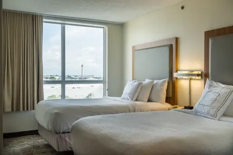 SpringHill Suites by Marriott Miami Airport South Blue Lagoon Area, Room