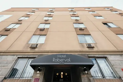 Hotel Le Roberval, Front of property